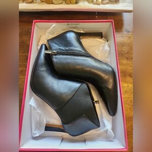 Vince Camuto Black Leather Booties Size 8